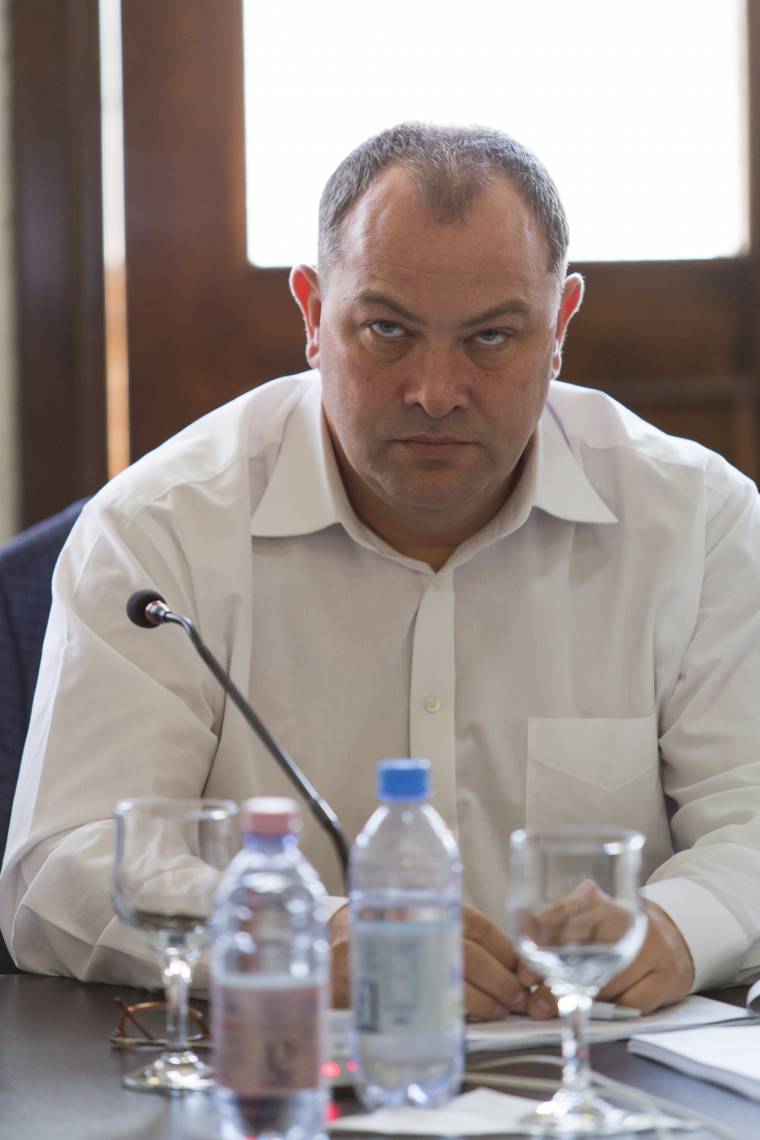 Befogott száj: Magyary Előd nem kért nyilvánosan bocsánatot marosvásárhelyi képviselőtársától