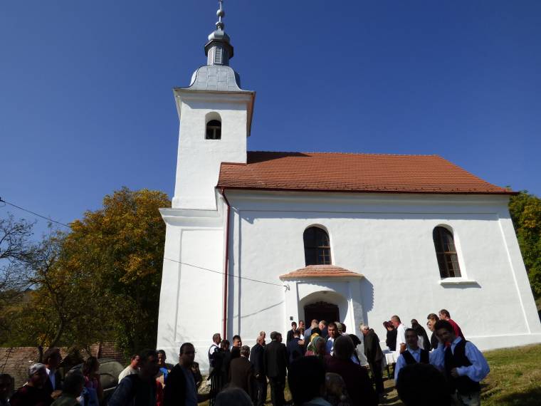 Megáldották Székelymoson felújított templomát