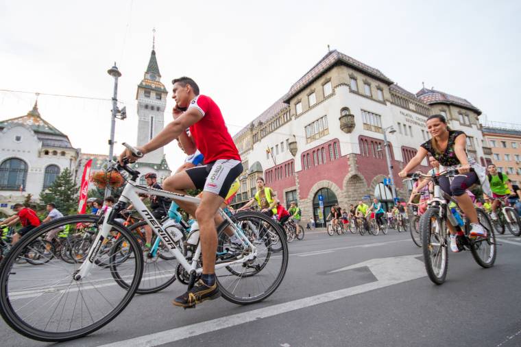 Támogatás az egészségesebb, műveltebb és felelősségteljesebb közösségért
