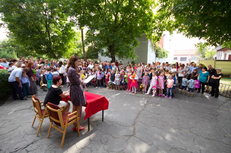 Visszavonták a tanügyi törvény figyelmen kívül hagyására biztató határozatot