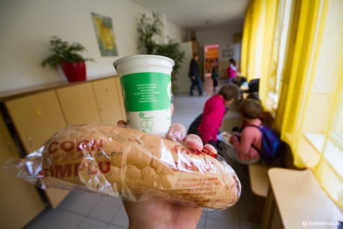 Azt is megszabja a törvény, mennyi lehet a zsír-, só-, illetve cukortartalom a kifliben. Archív •  Fotó: Boda L. Gergely