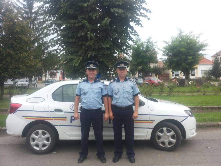 Szolgálaton kívül mentettek életet a rendőrikrek
