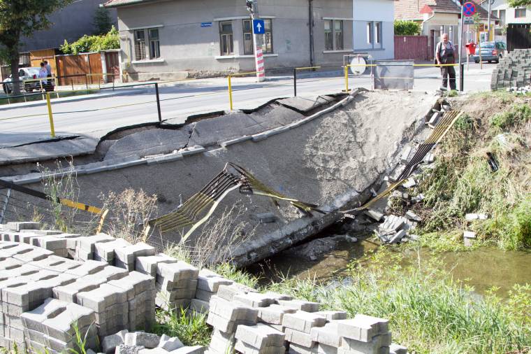 Vizsgálják, hogy ki hibázott a darubalesetnél