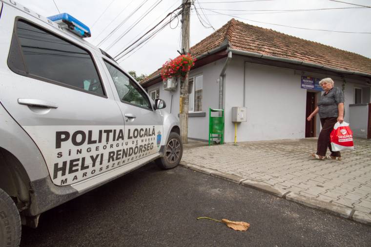 Ákosfalván is lesz magyarul feliratozott rendőrautó