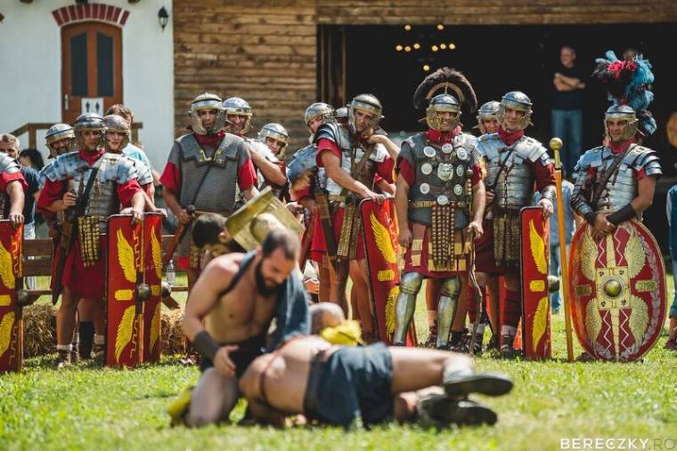 Rabszolgavásáron licitálhattak a fesztiválozók