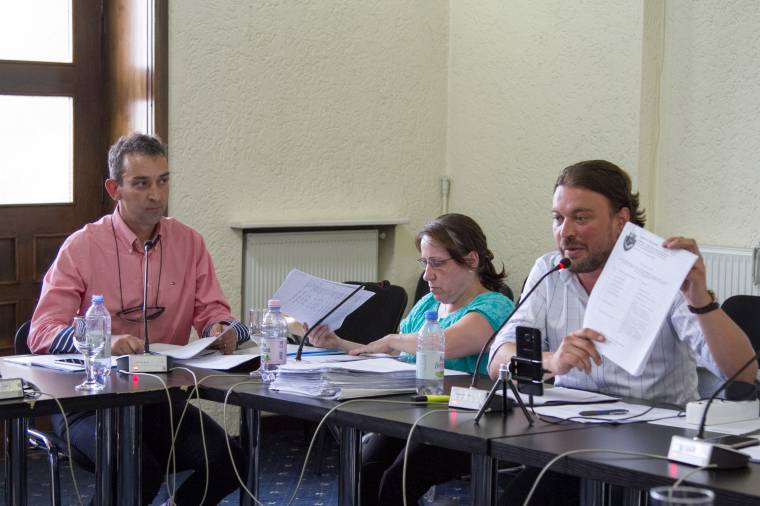 Beperelte a marosvásárhelyi városházát az egyik tanácsos