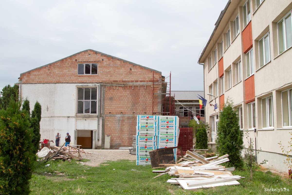 Tavaly kezdték el az Egyesülés negyed egyetlen általános iskolájának bővítését •  Fotó: Boda L. Gergely