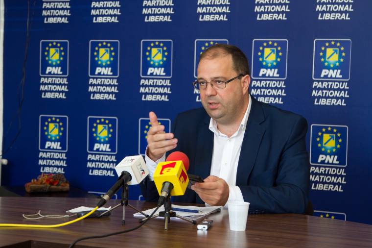Kilépett a PNL-ből Marius Paşcan Maros megyei szenátor