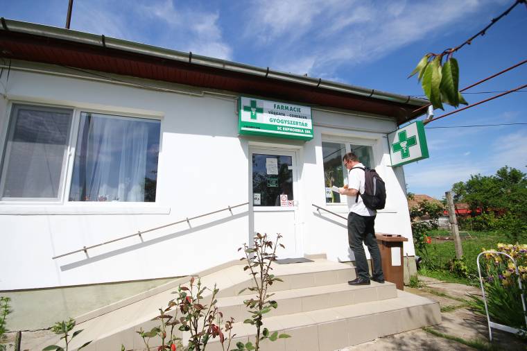 Végleges döntésre várnak a csíkfalvi gyógyszertárügyben
