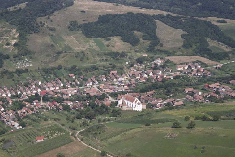 Feltérképezték a szénaverősi szász temető sírjait