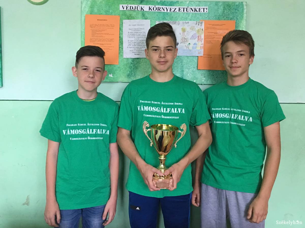 &bullet;  Fotó: Gligor Róbert László