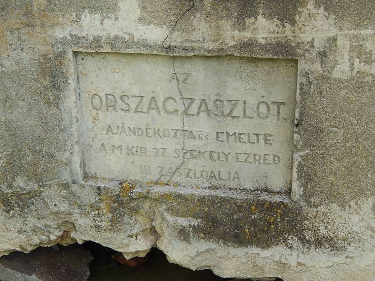 Felújítják a jeddi országzászlós emlékművet