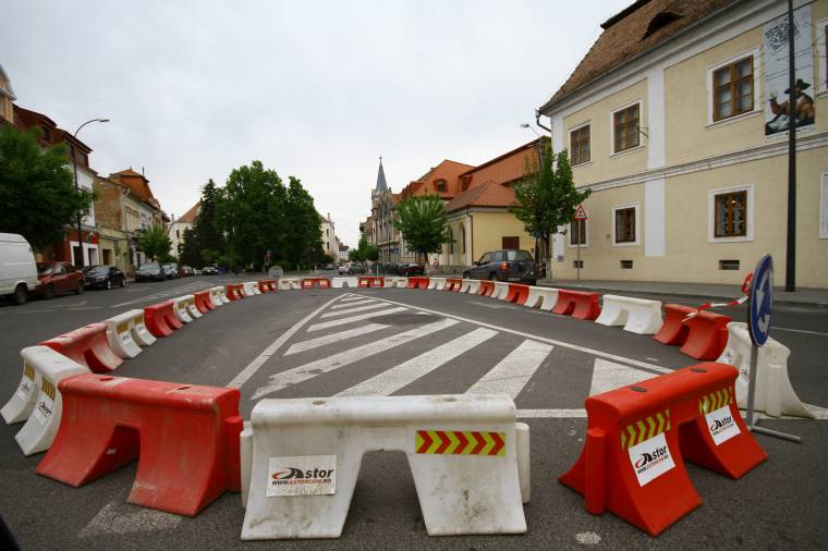 Ideiglenes körforgalom Marosvásárhelyen