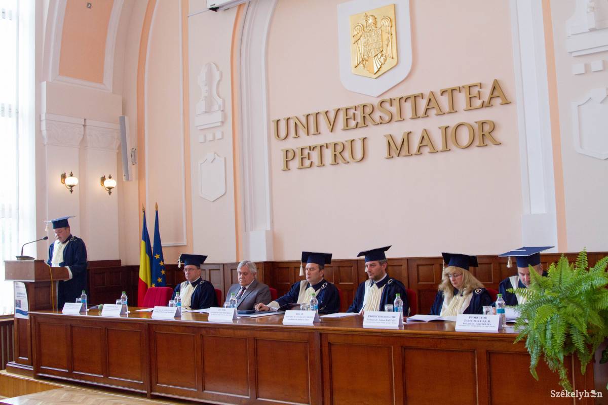 &bullet;  Fotó: Boda L. Gergely