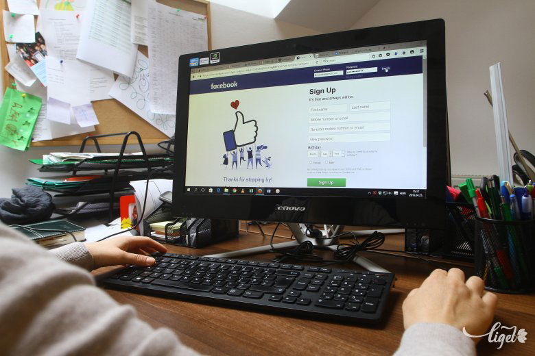 Nem csak mi kapunk sok információt a Facebook segítségével, hanem valakik rólunk is •  Fotó: Boda L. Gergely