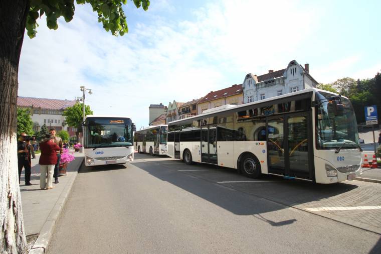Nem jöttek meg a buszok, így csak egy napirendi pont maradt