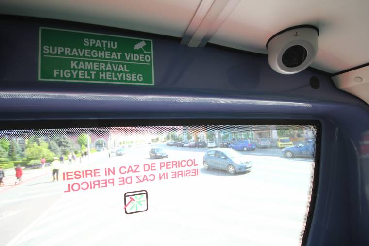 Kigyulladt egy utasokat szállító városi busz Marosvásárhelyen