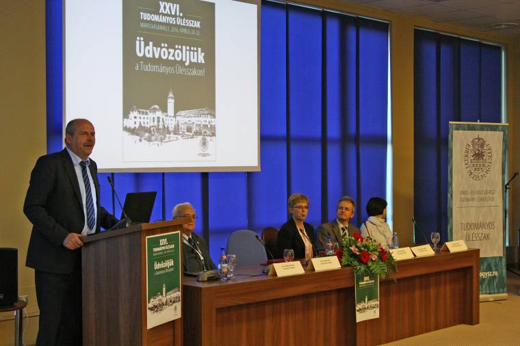 Nyelvhasználat: meddig várjon a magyar beteg?