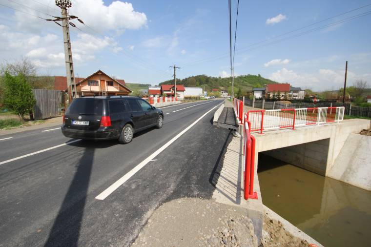 Mire felújították a hidat, megrongálódott a kerülőút