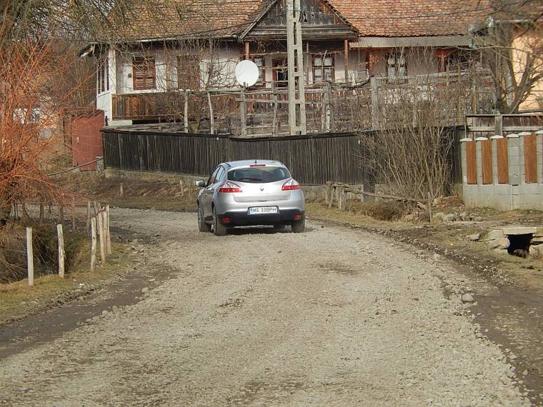 Sokba kerül a kövezés, észszerűbb volna aszfaltozni