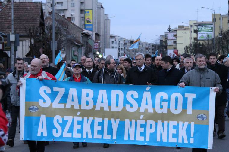 Vádaskodás kíséri a felvonulást