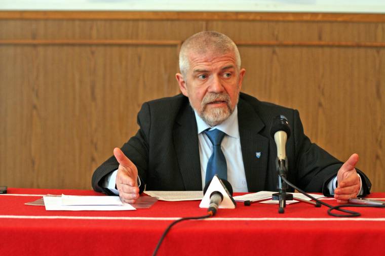 Izsák Balázs: senki nem akadályozhat meg