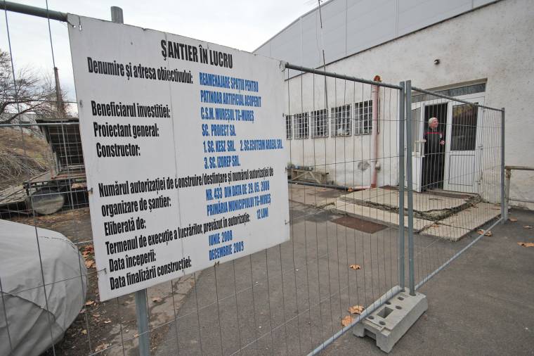 Pusztulásra ítélték a félig felépített létesítményeket