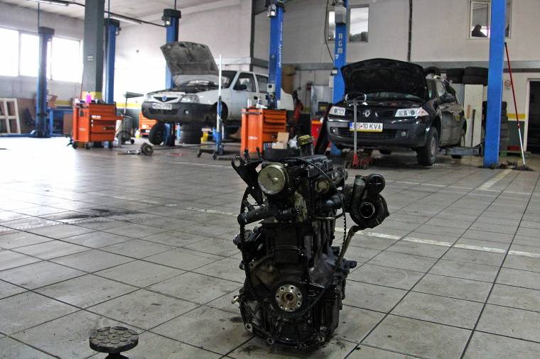 Autószerelők Kínából? – kísérleti programot indíthatnak a munkaerőhiány miatt