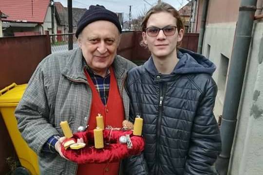 Adventi koszorúk a fiataloktól az időseknek