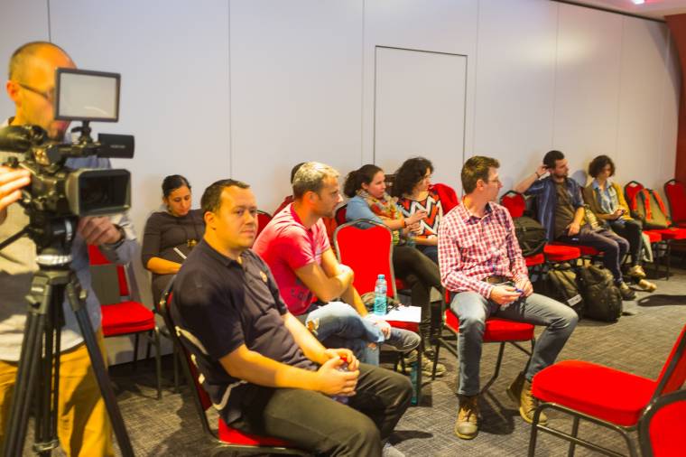 A kétnyelvűség sem bizonyult jó ötletnek