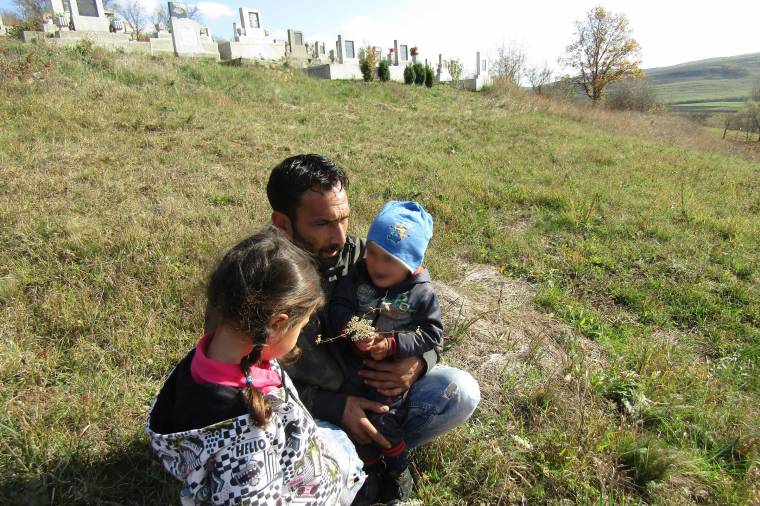 Szemtanúk cáfolják a rendőrök állításait a lelőtt férfi ügyében