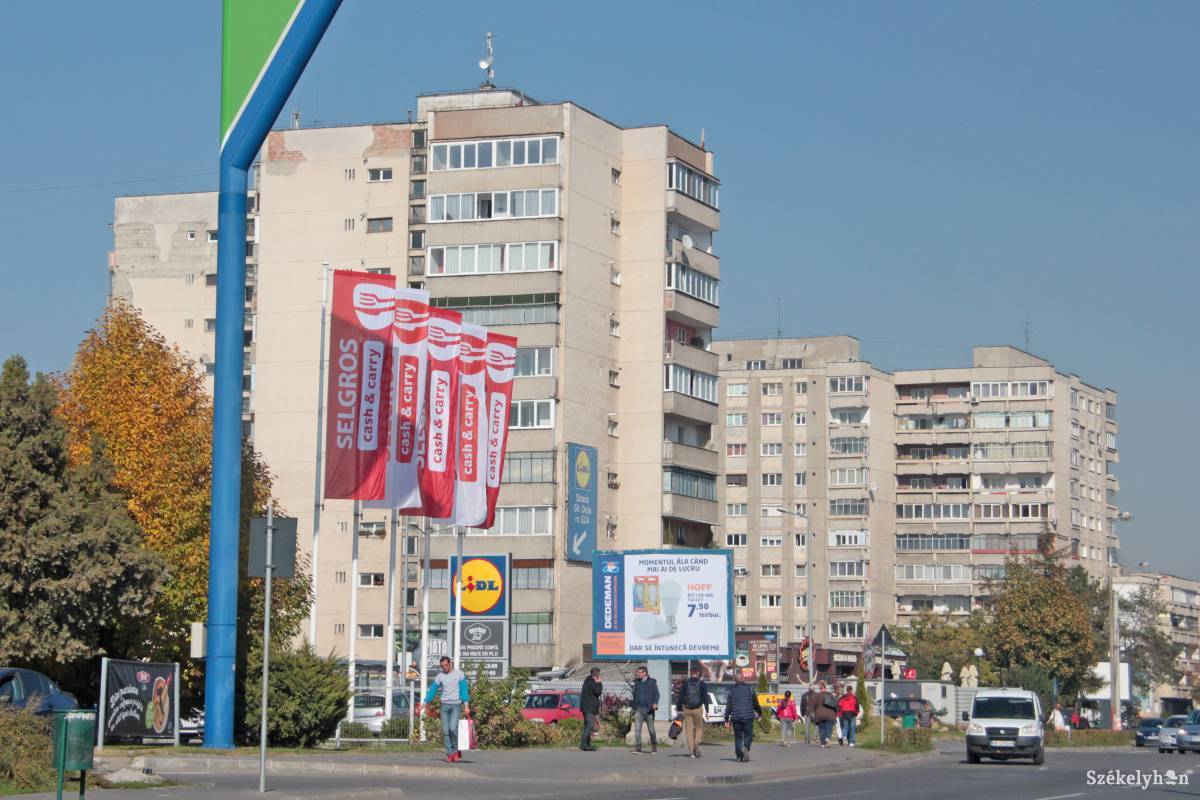 Az Állomás téren a legnehezebb eladni egy ingatlant •  Fotó: Haáz Vince