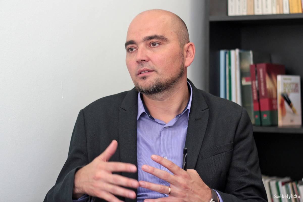 Novák Csaba Zoltán RMDSZ-es szenátor szerint politikai hadjárat is folyt a katolikus iskola ellen •  Fotó: Haáz Vince