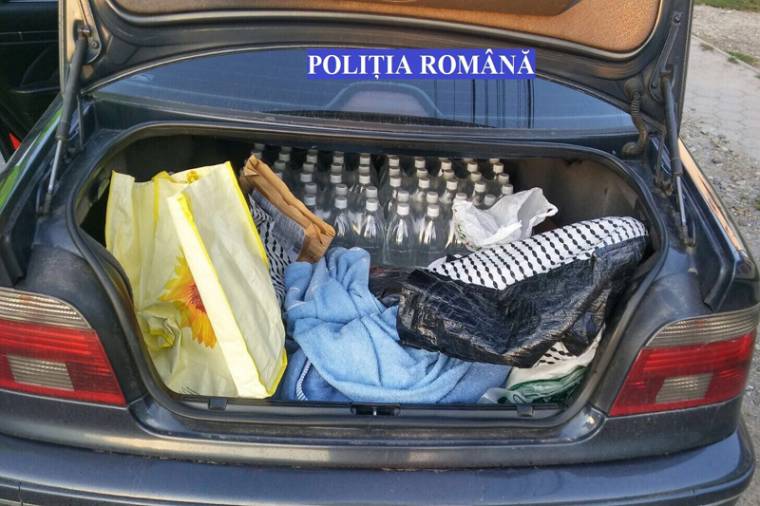 Három hektoliter zárjegy nélküli szeszt csempészett – elkapták