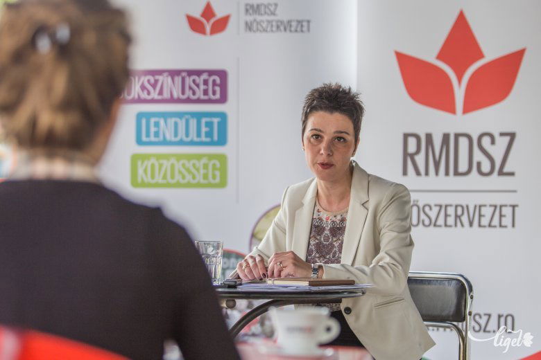 Csép Éva Andrea amióta ezzel a témával foglalkozik, rendszeresen megkeresik bántalmazott nők •  Fotó: Boda L. Gergely
