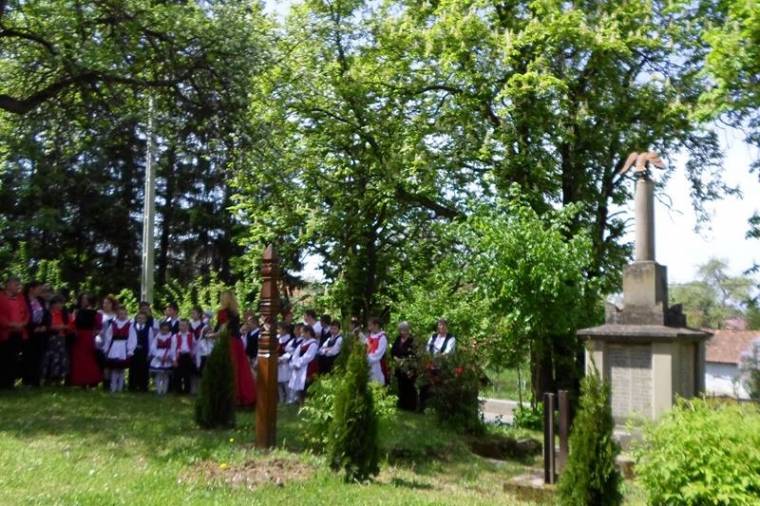 A Pávaiak ősi fészkében állított emlékfát a Bolyai-felmenőknek