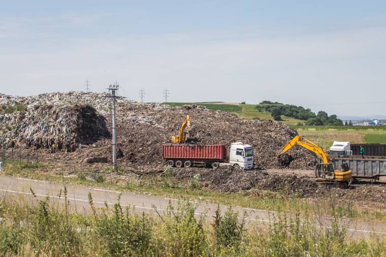 Megint a kukákban marad a vásárhelyiek szemete, vagy illegális szemétlerakóban köt ki?