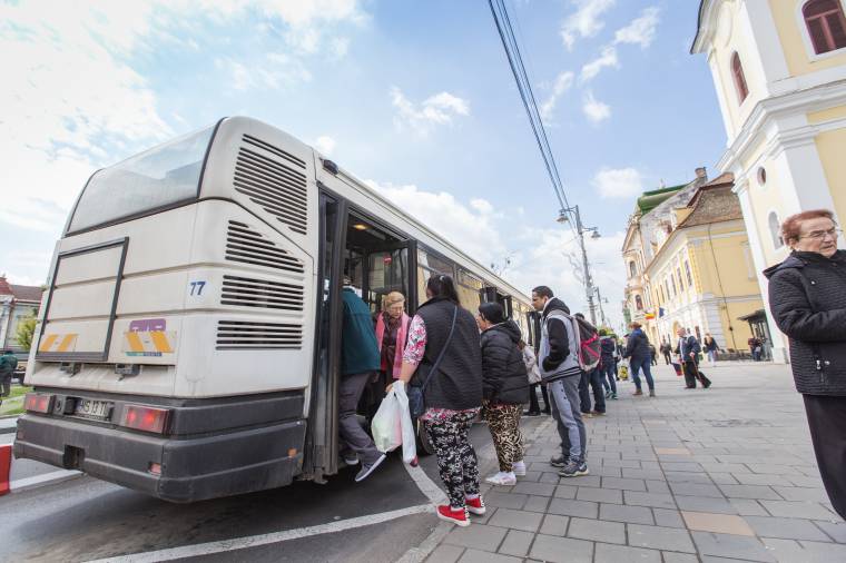 Hatvan új autóbuszt vásárolnánk fél év alatt