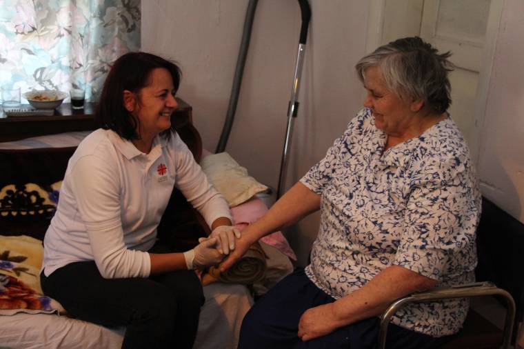 Betegeknek és időseknek nyújtott ingyenes szolgáltatások fognak eltűnni