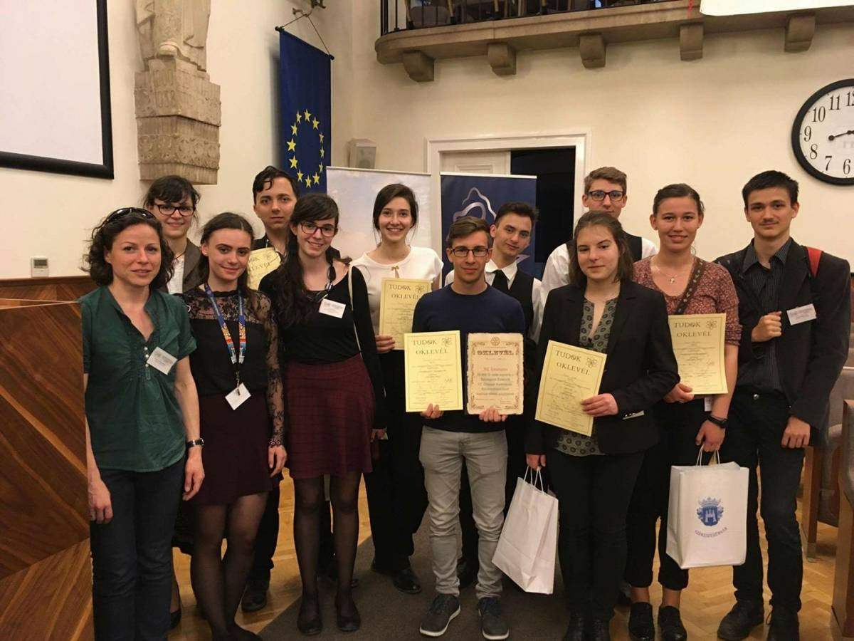 Díjakkal és különdíjakkal tértek haza a Bolyai Farkas Gimnázium és a Református Kollégium diákjai a magyarországi TUDOK-ról &bullet;  Fotó: Facebook