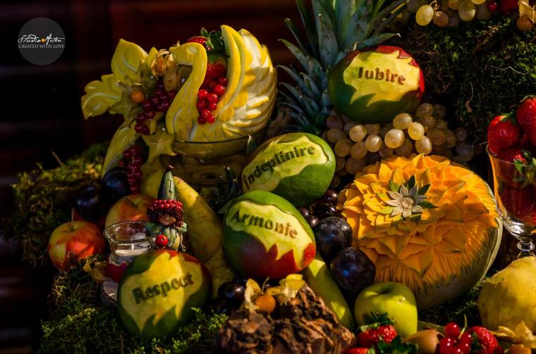 Gyümölcs- és zöldségfaragás: az ételszobrászat egyik legkifinomultabb ága