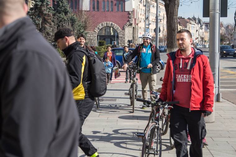 Kerékpárosok figyelmébe: találkozó a városháza előtt