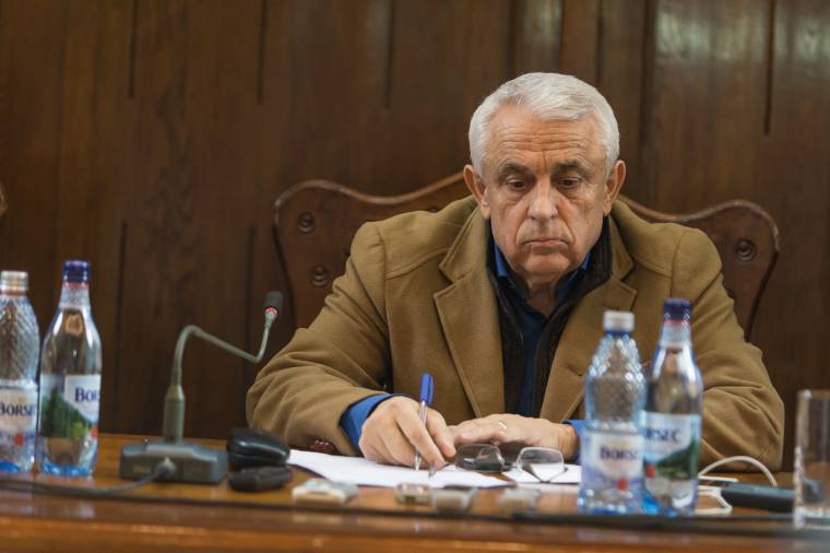 Dragnea is elhatárolódott a pestises sertések megsemmisítését a holokauszthoz hasonlító agrárminisztertől