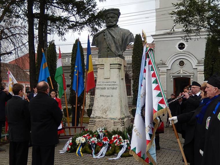 Anyaországi vendégeikkel ünnepelnek a nyárádszeredaiak
