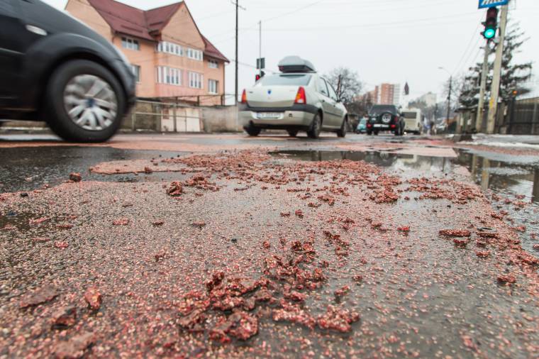 Csúszásgátlók: megtette hatását a fagy, a havazás és az olvadás