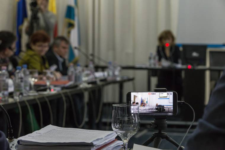 Továbbra is élőben közvetíthetik a marosvásárhelyi tanács üléseit