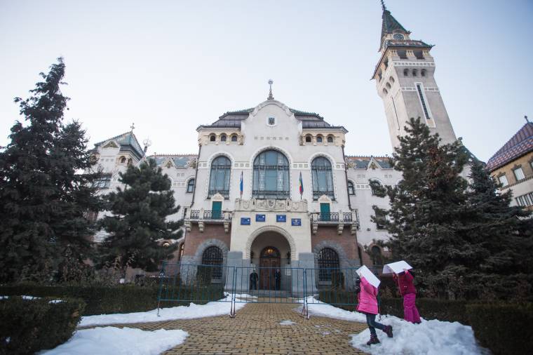 Kérdés: mi legyen a menesztett prefektusokkal?