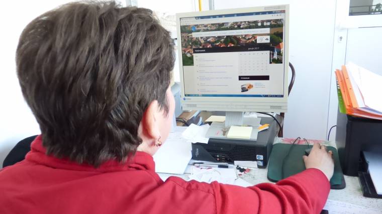 Vidéken sem csak a hirdetőtábla az egyetlen kommunikációs eszköz