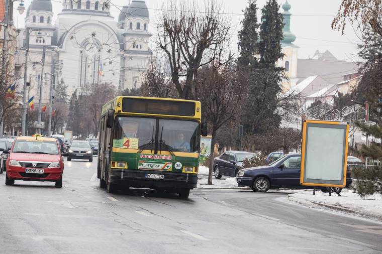 Kevesebb buszjárat, ünnepi nyitvatartás Marosvásárhelyen
