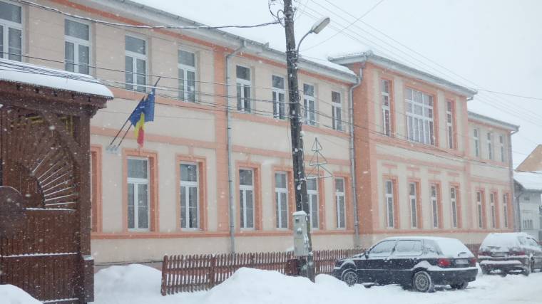 Személyes ellentétek is befolyásolhatják az iskola vezetését